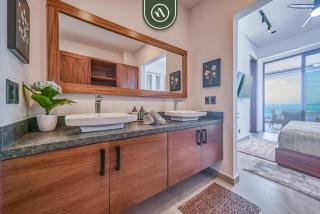 Oceanview 2 BR Condo - Luxury - Rooftop Pool - 3