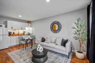 Stylish & Fully Equipped Studio With Gated Parking - 8