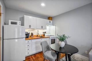 Stylish & Fully Equipped Studio With Gated Parking - 7