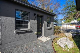 Stylish & Fully Equipped Studio With Gated Parking - 4