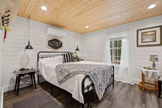 Cozy Family Luray Cabin w Fire Pit Grill WiFi & More - 7