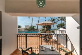 Amazing 2 BR Condo Overlooking the Pool - Romantic Zone - 8