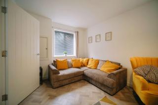 Spacious 4-Bed House Perfect for Long-Term Stays - 7