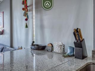 Beachfront 3BR Condo - Pool - Beach Club - 1