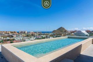 Amazing Studio with Rooftop Pool - 5 min to Marina - 9