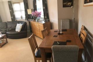 Captivating Apartment near Gatwick - 3
