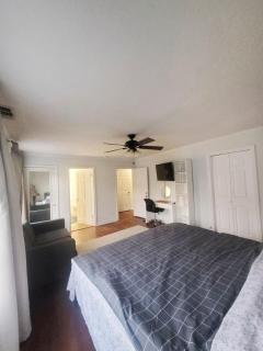 Cosy room and paradise garden - 1