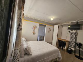 TURFLOOP guest house - 3