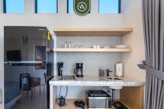 Amazing Studio with Rooftop Pool - 5 min to Marina - 3