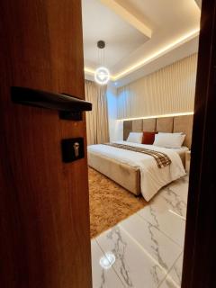 Bextro Suites Magodo Phase 1 Cozy 2 Bedroom Apartment with Washing Machine - 9