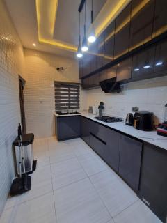 Bextro Suites Magodo Phase 1 Cozy 2 Bedroom Apartment with Washing Machine - 6