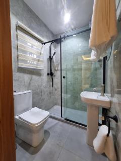 Bextro Suites Magodo Phase 1 Cozy 2 Bedroom Apartment with Washing Machine - 4