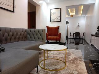 Bextro Suites Magodo Phase 1 Cozy 2 Bedroom Apartment with Washing Machine - 3