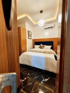 Bextro Suites Magodo Phase 1 Cozy 2 Bedroom Apartment with Washing Machine - 2