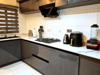 Bextro Suites Magodo Phase 1 Cozy 2 Bedroom Apartment with Washing Machine - 1