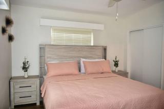 Family Retreat Near Siesta Key & Downtown Sarasota - 2