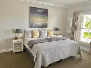 Shore's Edge Luxury Oceanfront Home - 2