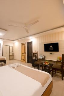 Hotel Loft Near IGI Airport Delhi - 2