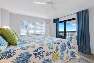 Oceanfront with great beach views from all rooms & balcony, heated pool, and garage - 9