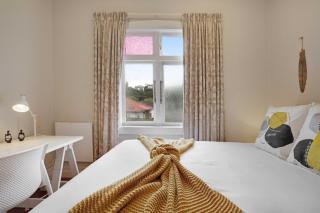 4 Car Parking Fireplace 3 BR 2 BA Work Space - 5