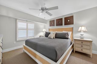 Ground floor direct oceanfront with a large patio, pool, and covered parking - 5