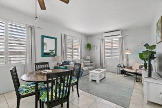 Town Treasure - Walkable - King Bed - AC - 2