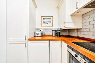 Buckingham Mews - 3