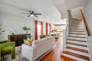 2-Bedroom - Equipped Kitchen - Gated Parking! - 4