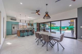 Uvita-new Luxury-sleeps 6-private Pool-huge Patio - 9