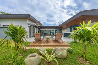 Uvita-New luxury-sleeps 6-private pool-huge patio - 8