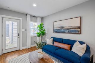 Modern Fully Equipped Studio, Gated Parking! - 9