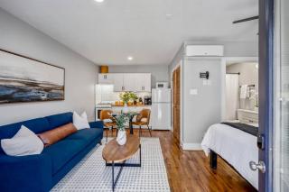 Modern Fully Equipped Studio, Gated Parking! - 8