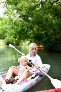 Tranquil Family Vacation by a Creek: Luxury Tented Cabin in Seguin, Texas - Lauback - 3