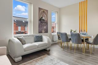 Moxley Modern 2-Bed Flat with Flexible Sleeping - 9