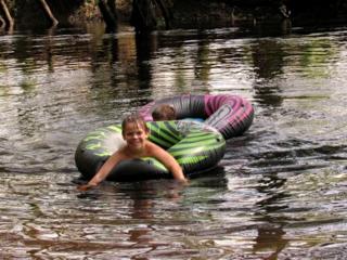 Georgia's Family-Friendly Octagon Cabin Getaway in Claxton - 9