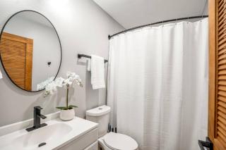 Trendy Studio, Gated Parking - Fully Equipped! - 2