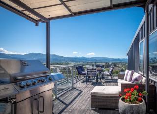 Be enchanted by the Resort Lake - 6