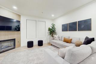 Golden Chic Retreat - 0