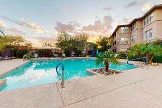 Golden Chic Retreat - 6