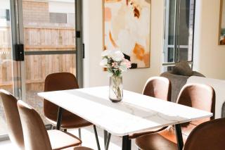 Family-Friendly House in Griffin 4 Bedrooms Perfect for Your Getaway - 7