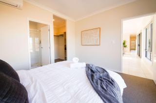 Family-Friendly House in Griffin 4 Bedrooms Perfect for Your Getaway - 2