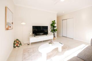 Family-Friendly House in Griffin 4 Bedrooms Perfect for Your Getaway - 3