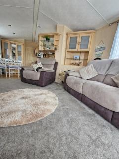 Ocean Front Lodge - 2