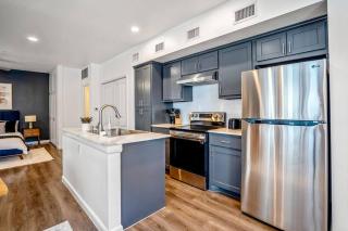 Sleek Studio With Private Parking Near Tx Med Ctr - 0