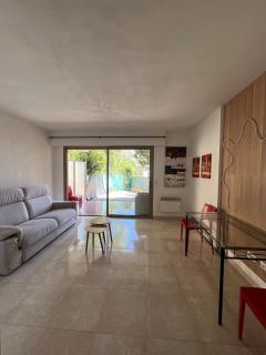 Grand studio avec terrace et parking - 2