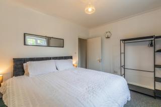 6 Bed with Private Parking in Southampton - 0