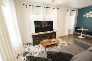 Fully Equipped-Near Downtown Houston-Gated Parking - 5