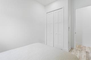 Luxury Sarasota 4-Bedroom Home with Saltwater Pool, Fireplace & Gym - 7