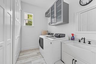 Luxury Sarasota 4-Bedroom Home with Saltwater Pool, Fireplace & Gym - 4