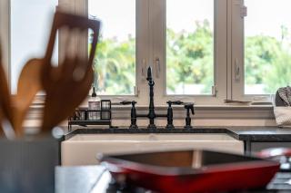 Luxury Sarasota 4-Bedroom Home with Saltwater Pool, Fireplace & Gym - 1